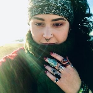 Meet your Posher, Angela